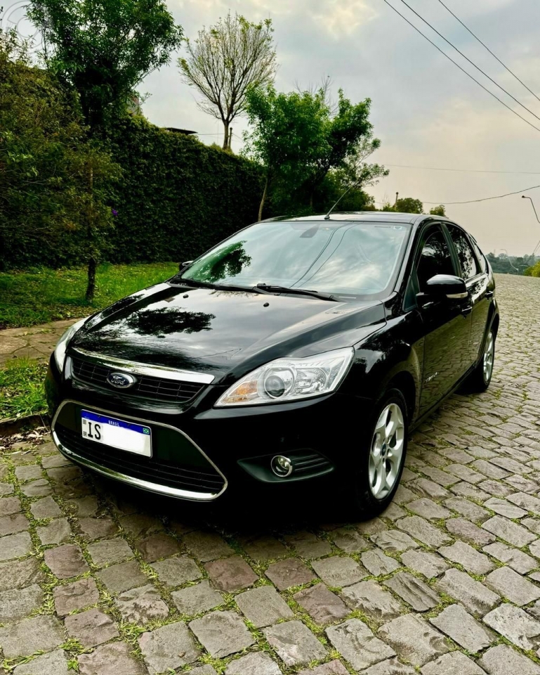 FOCUS 2.0 TITANIUM PLUS HATCH 16V FLEX 4P AUTO - 2012 - CAXIAS DO SUL