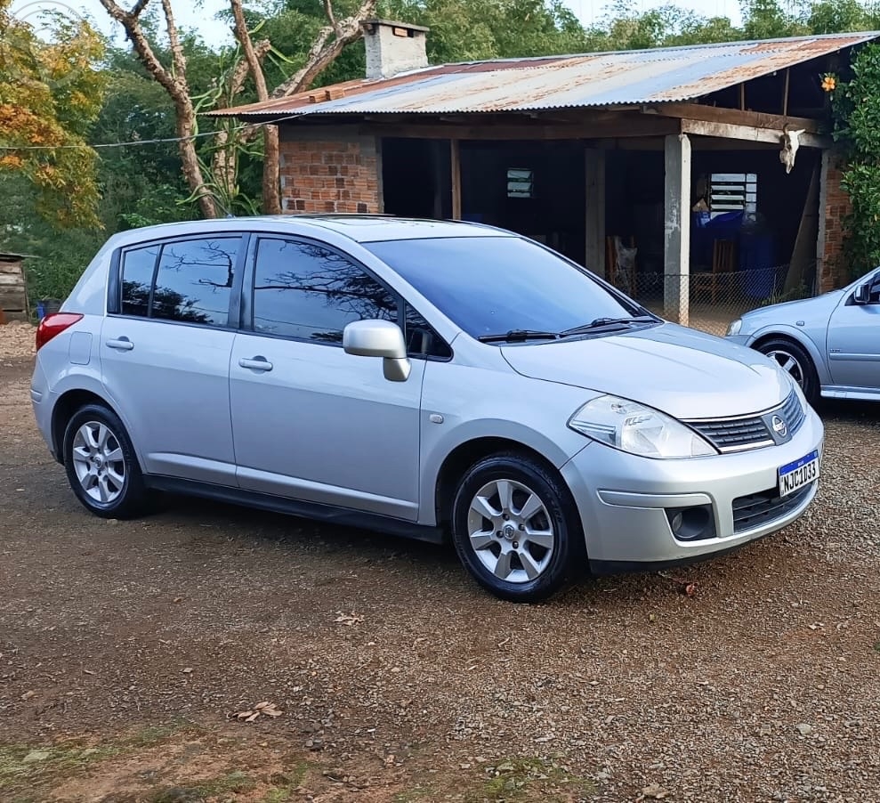 TIIDA 1.8 SL 16V GASOLINA 4P MANUAL - 2008 - CAXIAS DO SUL