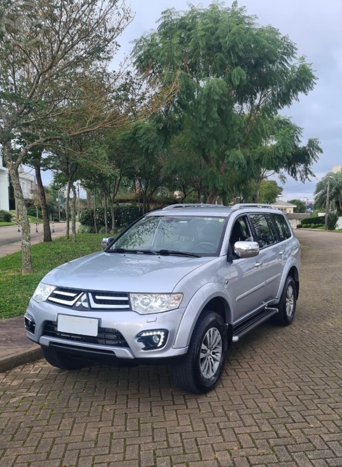 PAJERO DAKAR 3.2 HPE 4X4 7 LUGARES 16V TURBO INTERCOOLER DIESEL 4P AUTOMÁTICO - 2018 - FARROUPILHA