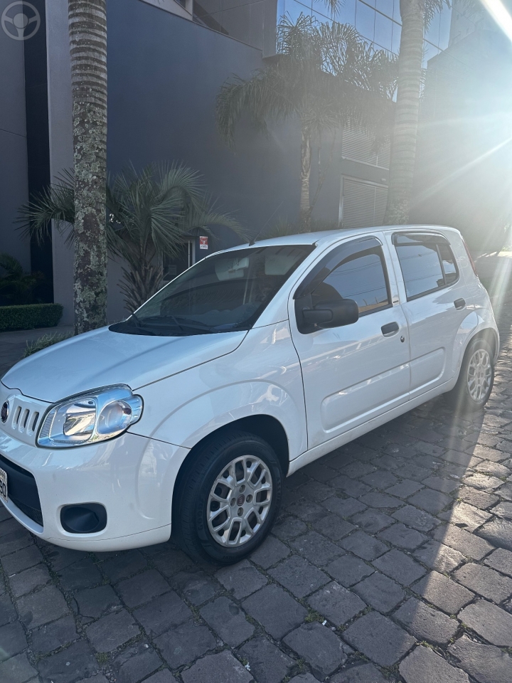 UNO 1.0 VIVACE 8V FLEX 4P MANUAL - 2014 - FARROUPILHA