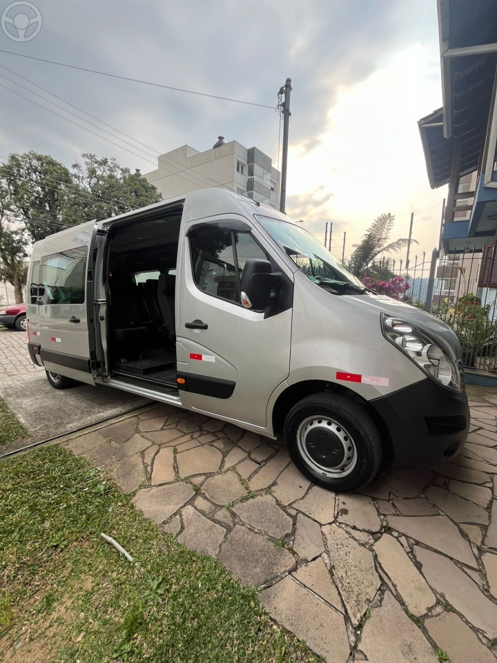 MASTER 2.3 DCI MINIBUS VIP L3H2 16 LUGARES 16V DIESEL 4P MANUAL - 2020 - CAXIAS DO SUL