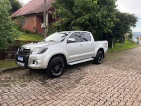 hilux 3.0 srv top 4x4 cd 16v turbo intercooler diesel 4p automatico 2013 sao pedro da serra